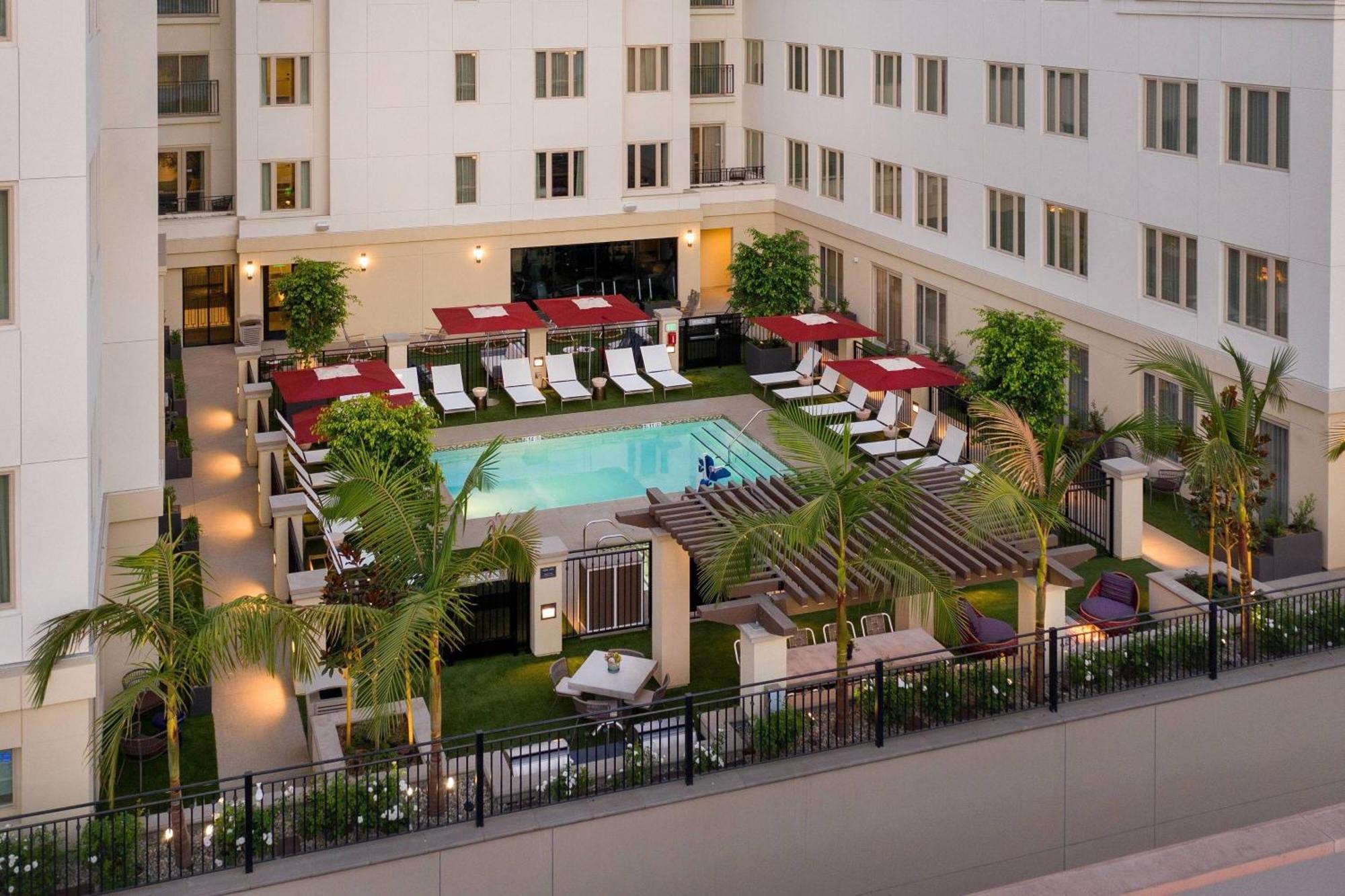 Residence Inn Los Angeles Glendale Exterior photo